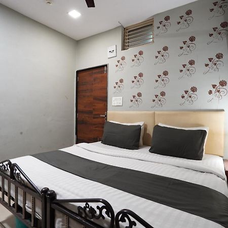 Hotel Sai Inn, Ahmedabad Airport Buitenkant foto